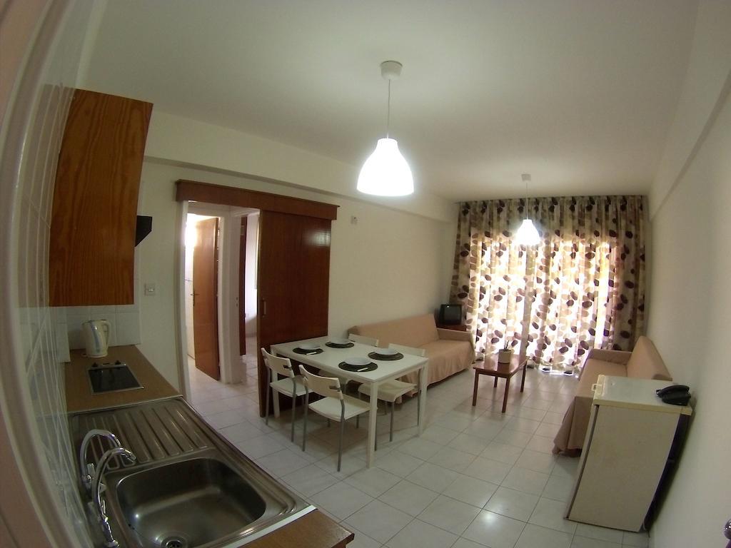 Staycentral Lárnaka Rom bilde